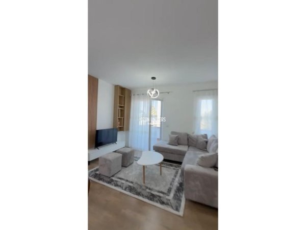 Tirane, jepet me qera apartament 2+1+Ballkon Kati 3, 80 m² 550 € (Selitë)