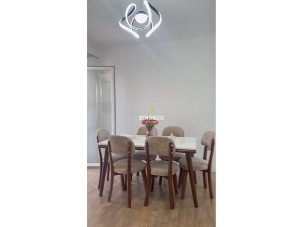 Tirane, jepet me qera apartament 2+1+Ballkon Kati 3, 80 m² 550 € (Selitë)