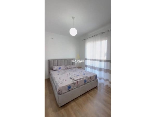Tirane, jepet me qera apartament 2+1+Ballkon Kati 3, 80 m² 550 € (Selitë)