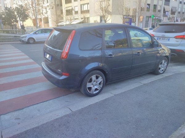 Tirane, shes makine FORD C MAX 1.6 NAFTE viti 2010 Nafte, gri e erret manuale Kondicioner 3.200 €