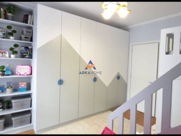 Tirane, shitet apartament 2+1+Ballkon Kati 6, 94 m² 213.000 € 