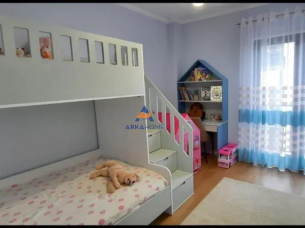 Tirane, shitet apartament 2+1+Ballkon Kati 6, 94 m² 213.000 € 