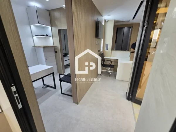 Tirane, jepet me qera ambjent biznesi Kati 2, 105 m² 1.900 € 
