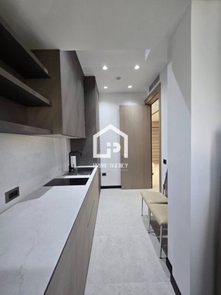 Tirane, jepet me qera ambjent biznesi Kati 2, 105 m² 1.900 € 