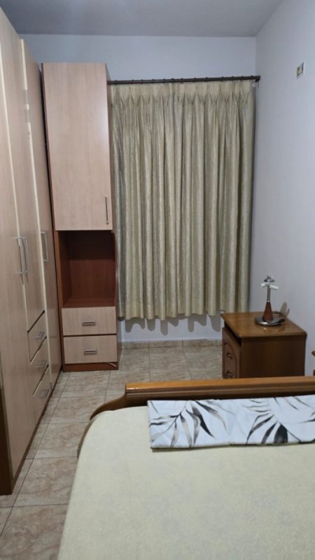 Shqiperi, jepet me qera apartament 2+1+Ballkon Kati 3, 120 m² 600 € (Pranë Qendrës Kristal)
