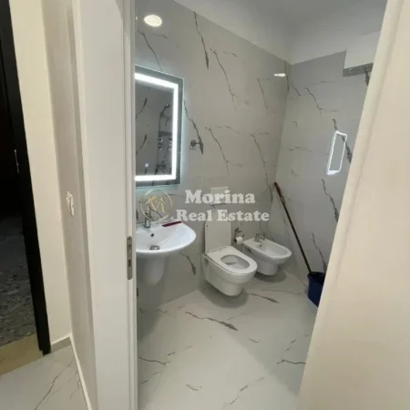 Tirane, jepet me qera apartament 1+1 Kati 1, 85 m² 650 € (Zogu i ZI)