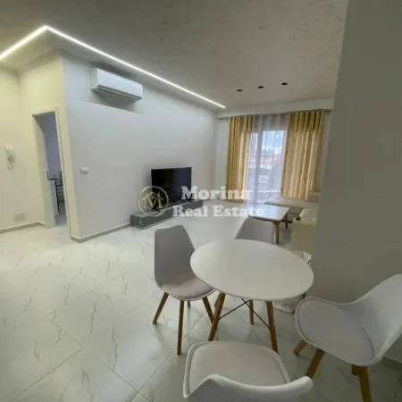Tirane, jepet me qera apartament 1+1 Kati 1, 85 m² 650 € (Zogu i ZI)