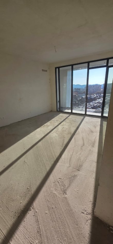 Tirane, jepet me qera zyre Kati 3, 100 m² 700 € (PORCELAN)