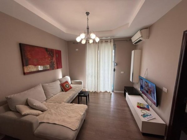 Tirane, shitet garsonier , 92 m² 141.000 € (yzberisht , misto mame)