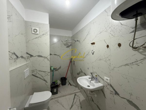 Tirane, jepet me qera zyre Kati 4, 110 m² 500 € (RRUGA E DIBRES)