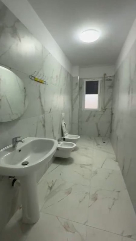 Tirane, jepet me qera apartament 2+1+Aneks+Ballkon Kati 4, 112 m² 450 € (Paskuqan " Color Splash Residence)