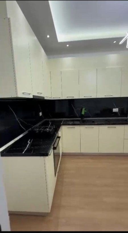 Tirane, jepet me qera apartament 3+1+Aneks+Ballkon Kati 4, 140 m² 500 € (Paskuqan " Color Splash Residence)