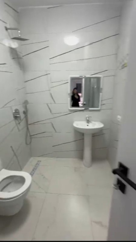 Tirane, jepet me qera apartament 3+1+Aneks+Ballkon Kati 4, 140 m² 500 € (Paskuqan " Color Splash Residence)