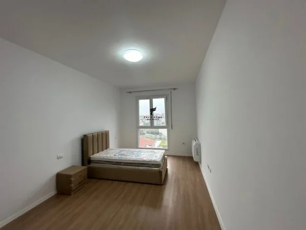 Tirane, jepet me qera apartament 3+1+Ballkon Kati 7, 130 m² 500 € (PASKUQAN)
