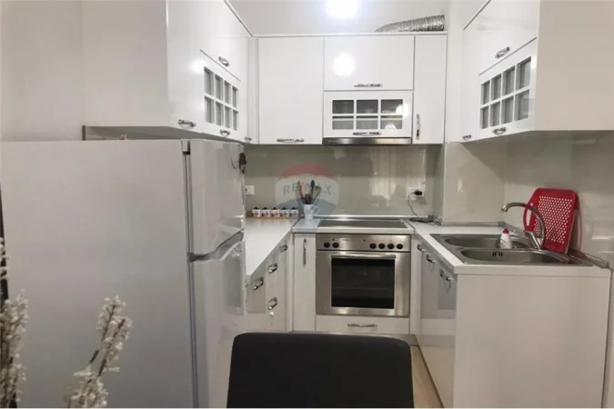 Tirane, jepet me qera apartament 1+1 , 70 m² 650 € (Kika 2)
