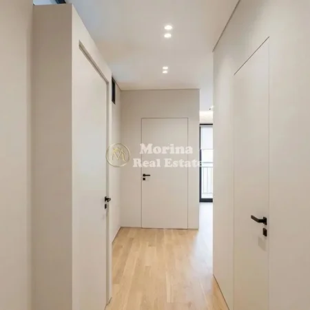 Tirane, jepet me qera ambjent biznesi Kati 5, 83 m² 1.500 € (Liqeni i Thate)