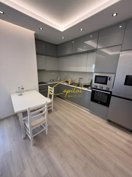 Tirane, jepet me qera apartament 2+1 Kati 2, 80 m² 530 € (SAUK)