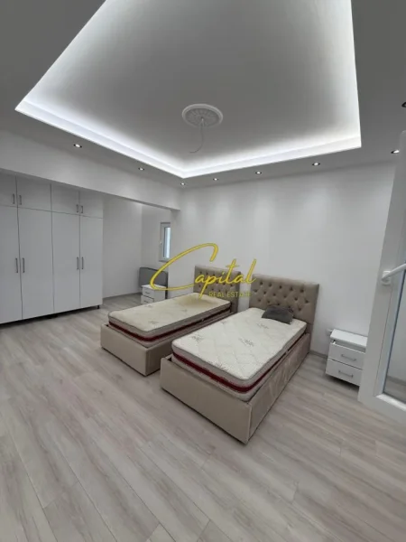 Tirane, jepet me qera apartament 2+1 Kati 2, 80 m² 530 € (SAUK)