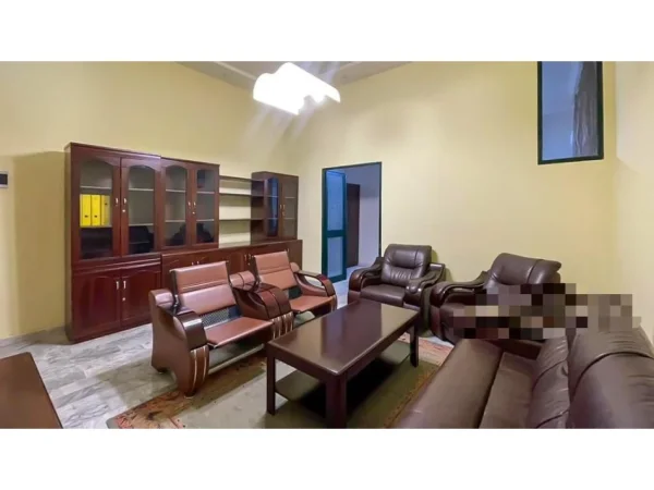 Tirane, jepet me qera zyre Kati 0, 46 m² 650 € (RRUGA E BOGDANEVE)