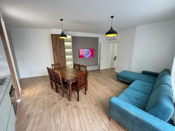 Tirane, jepet me qera apartament 2+1 Kati 4, 100 m² 1.000 € 