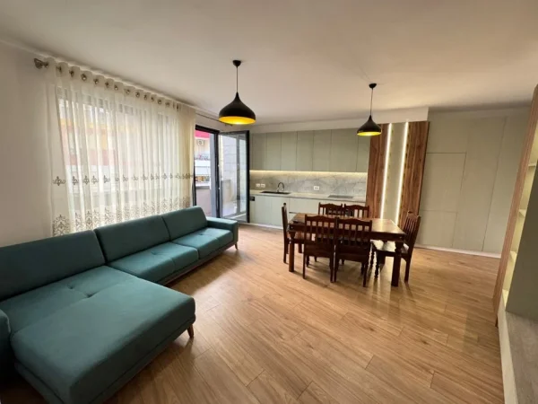 Tirane, jepet me qera apartament 2+1 Kati 4, 100 m² 1.000 € 