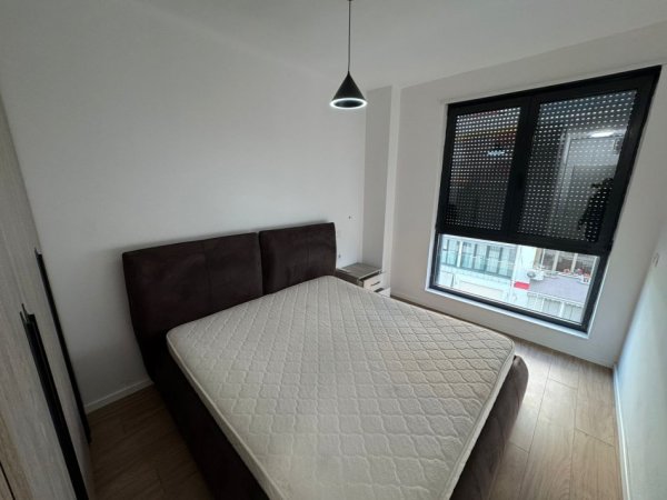 Tirane, jepet me qera apartament 2+1 Kati 4, 100 m² 1.000 € 