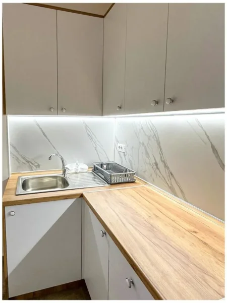 Tirane, jepet me qera apartament 2+1+Ballkon Kati 2, 100 m² 1.200 € (KOMUNA E PARISIT KIKA2)