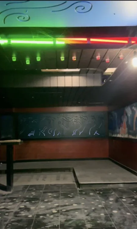 Tirane, jap me qera ambjent biznesi Kati -1, 325 m² 2.500 € (QYTET STUDENTI)