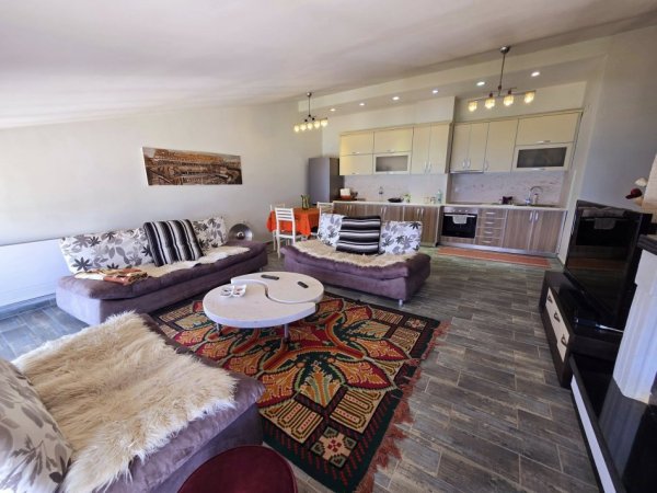 Pogradec, shitet apartament 3+1 Kati 9, 159.000 € (deshmoret e pojskes)