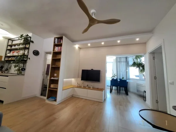 Tirane, shitet apartament 2+1 Kati 10, 80 m² 175.000 € (komuna e parisit)
