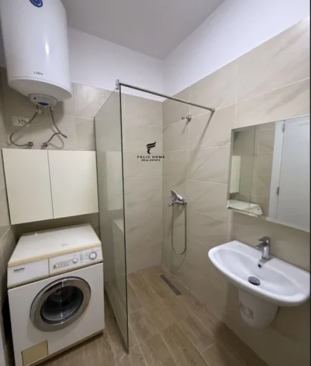 Tirane, jepet me qera apartament 1+1 Kati 5, 66 m² 450 € (YZBERISHT)