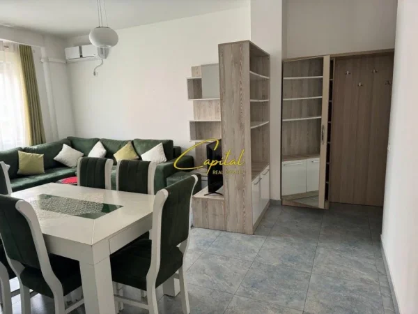 Tirane, jepet me qera apartament 1+1 Kati 3, 75 m² 550 € (KOPSHTI BOTANIK)