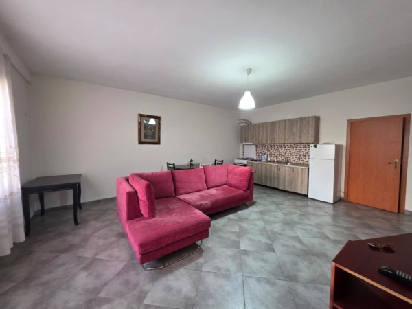 Tirane, jepet me qera apartament 1+1 Kati 3, 70 m² 400 € (Rruga Teodor Keko)