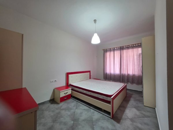 Tirane, jepet me qera apartament 1+1 Kati 3, 70 m² 400 € (Rruga Teodor Keko)