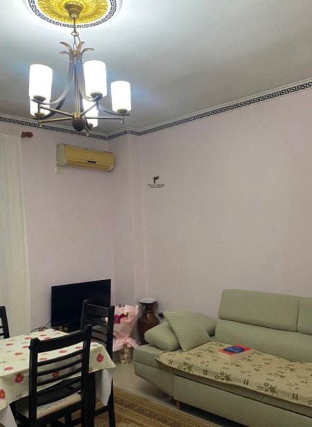 Tirane, jepet me qera apartament 2+1 Kati 4, 79 m² 600 € (KOMUNA E PARISIT)
