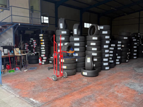 jepet me qera magazine Kati 0, 500 m² 1.500 €