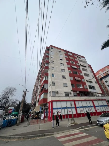 Tirane, shes apartament 2+1+Ballkon Kati 2, 87 m² 130.000 € (Big Market 1, rruga 3 Deshmoret)