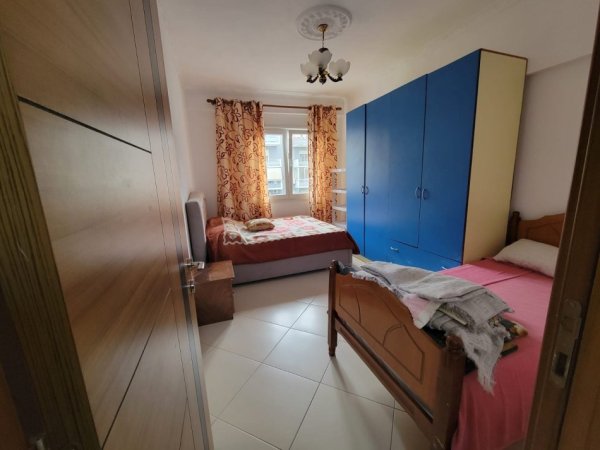 Tirane, jepet me qera apartament 1+1 Kati 6, 72 m² 450 € (Tirana Golden Park)