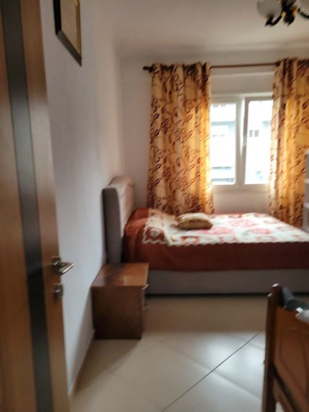 Tirane, jepet me qera apartament 1+1 Kati 6, 72 m² 450 € (Tirana Golden Park)