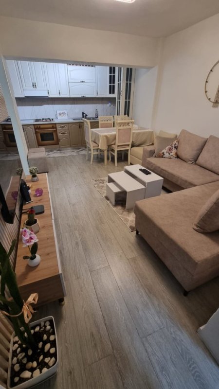 Jepet me Qera Apartament 2+1 I mobiluar tek Zogu i Zi / Rruga e Durrësit,  600 €URO
