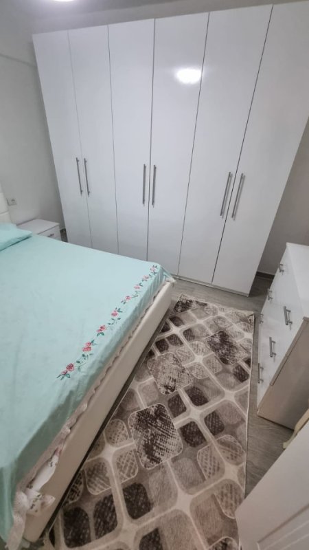 Jepet me Qera Apartament 2+1 I mobiluar tek Zogu i Zi / Rruga e Durrësit,  600 €URO