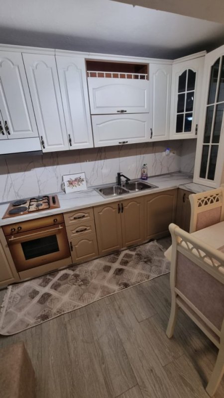 Jepet me Qera Apartament 2+1 I mobiluar tek Zogu i Zi / Rruga e Durrësit,  600 €URO