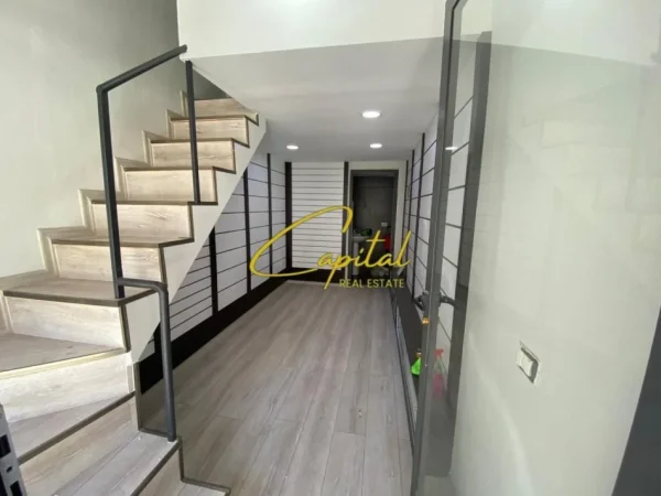 Tirane, jepet me qera dyqan Kati 0, 30 m² 300 € (ASTIR)