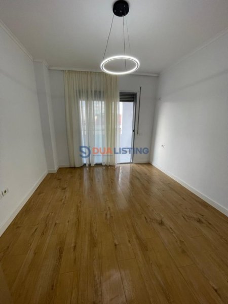 Tirane, shitet apartament 2+1 Kati 8, 98 m² 153.000 € (Prane hotel Roland)