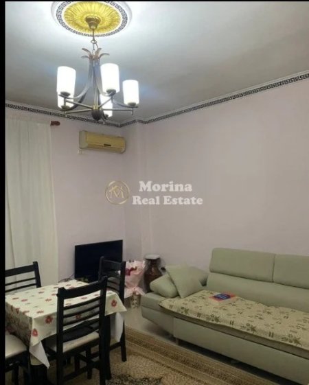Tirane, jepet me qera apartament 2+1 Kati 4, 90 m² 600 € (Komuna e Parisit)