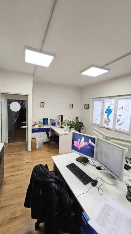 Tirane, jepet me qera zyre Kati 2, 300 m² 3.000 € (Blloku)