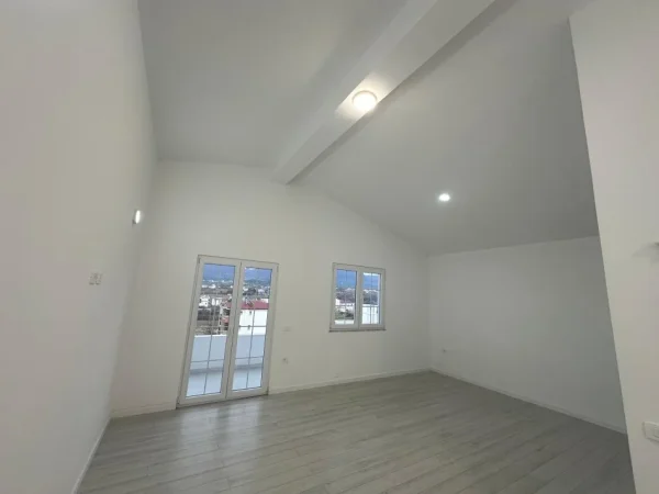 Tirane, jepet me qera Vile 3 Katshe Kati 3, 500 m² 1.500 € 