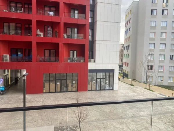Tirane, jepet me qera ambjent biznesi Kati 1, 70 m² 700 € (Farmacia 10)