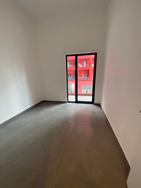 Tirane, jepet me qera ambjent biznesi Kati 1, 70 m² 700 € (Farmacia 10)