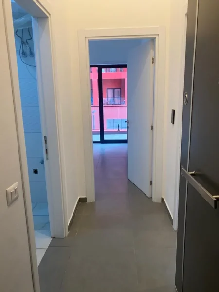 Tirane, jepet me qera ambjent biznesi Kati 1, 70 m² 700 € (Farmacia 10)